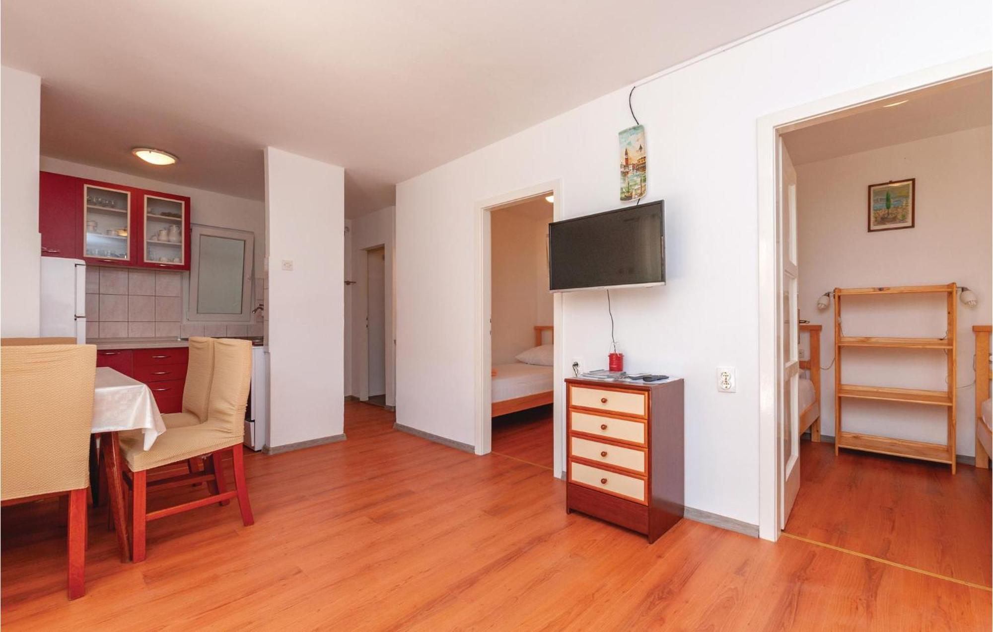 Beautiful Apartment In Jadrija With Kitchen 외부 사진