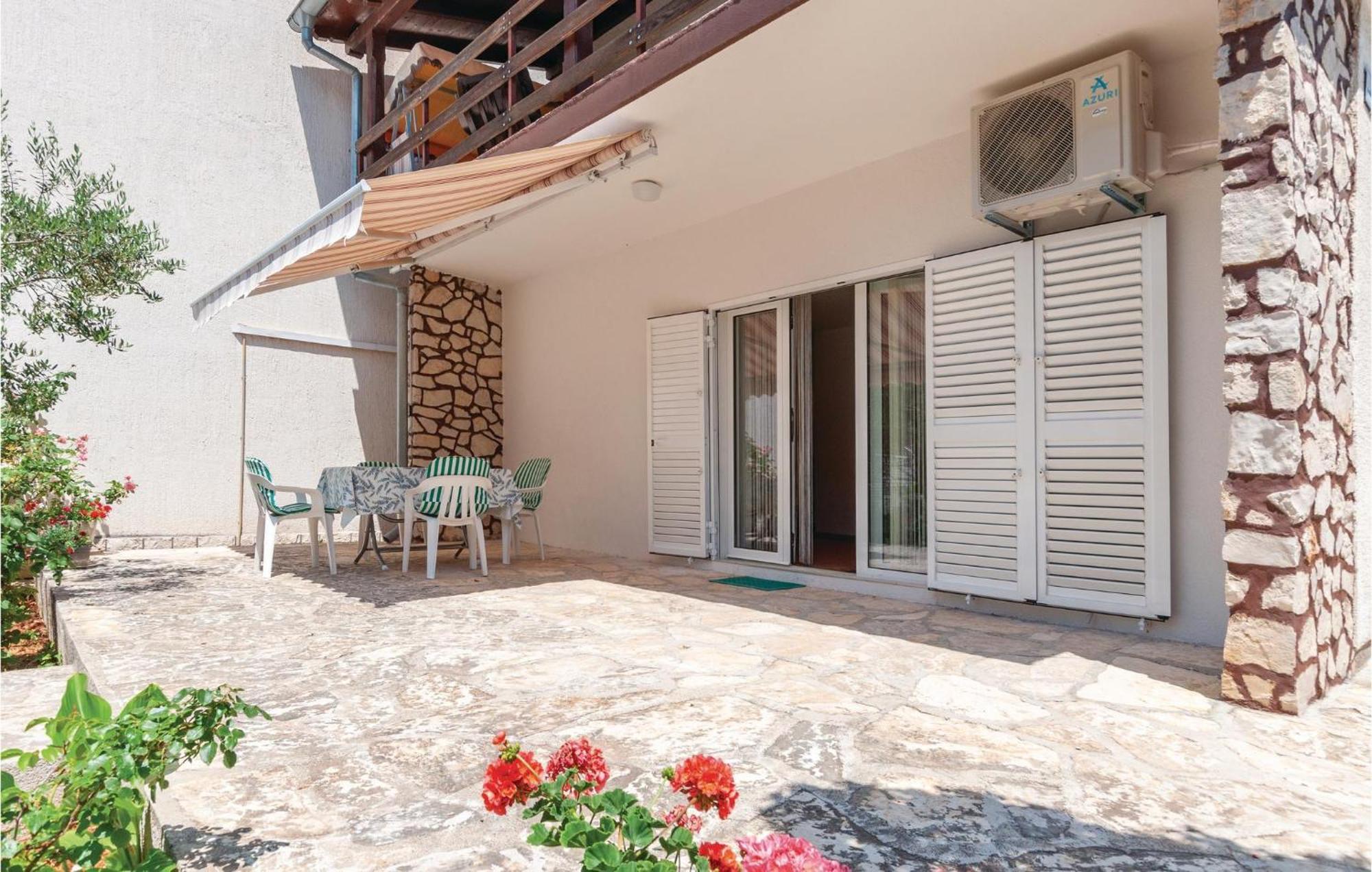 Beautiful Apartment In Jadrija With Kitchen 외부 사진